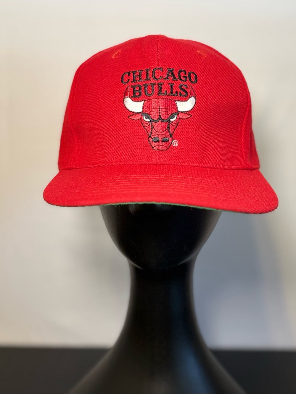 Vintage 
NBA Chicago Bulls Red Snapback Hat with White & Black Logo